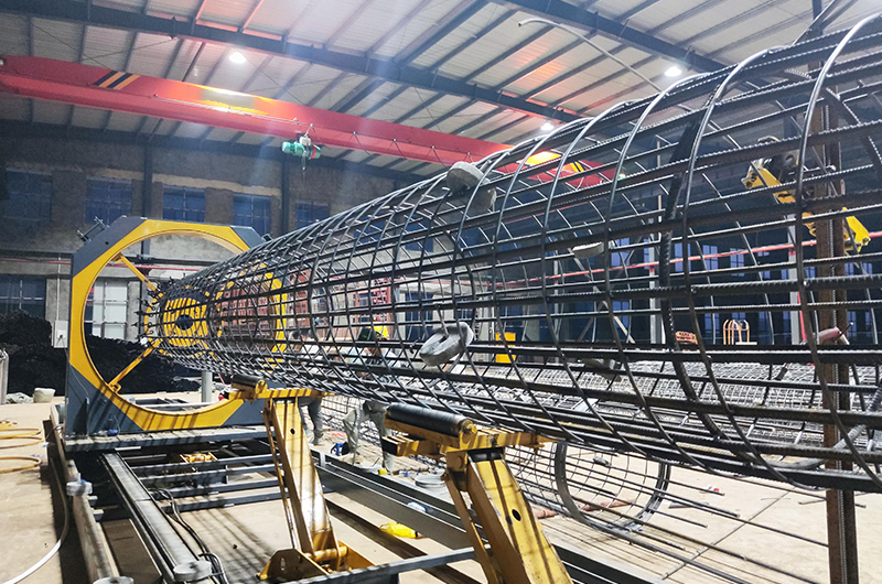 Characteristics of steel cage seam welder